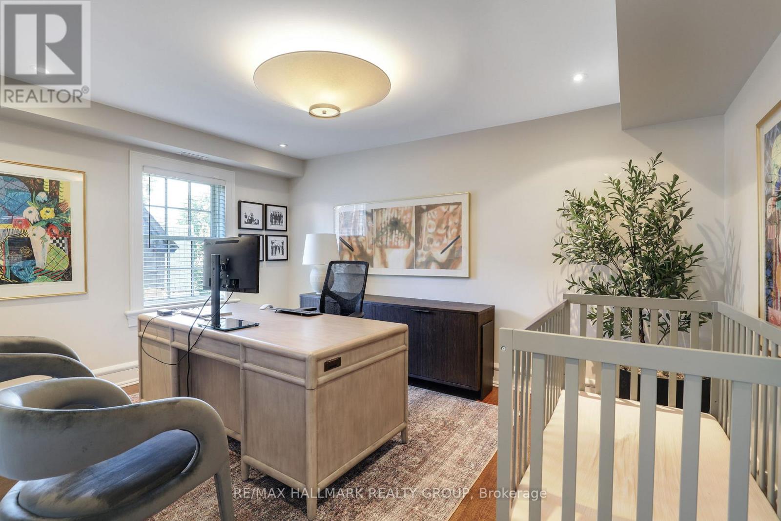 525 Piccadilly Avenue