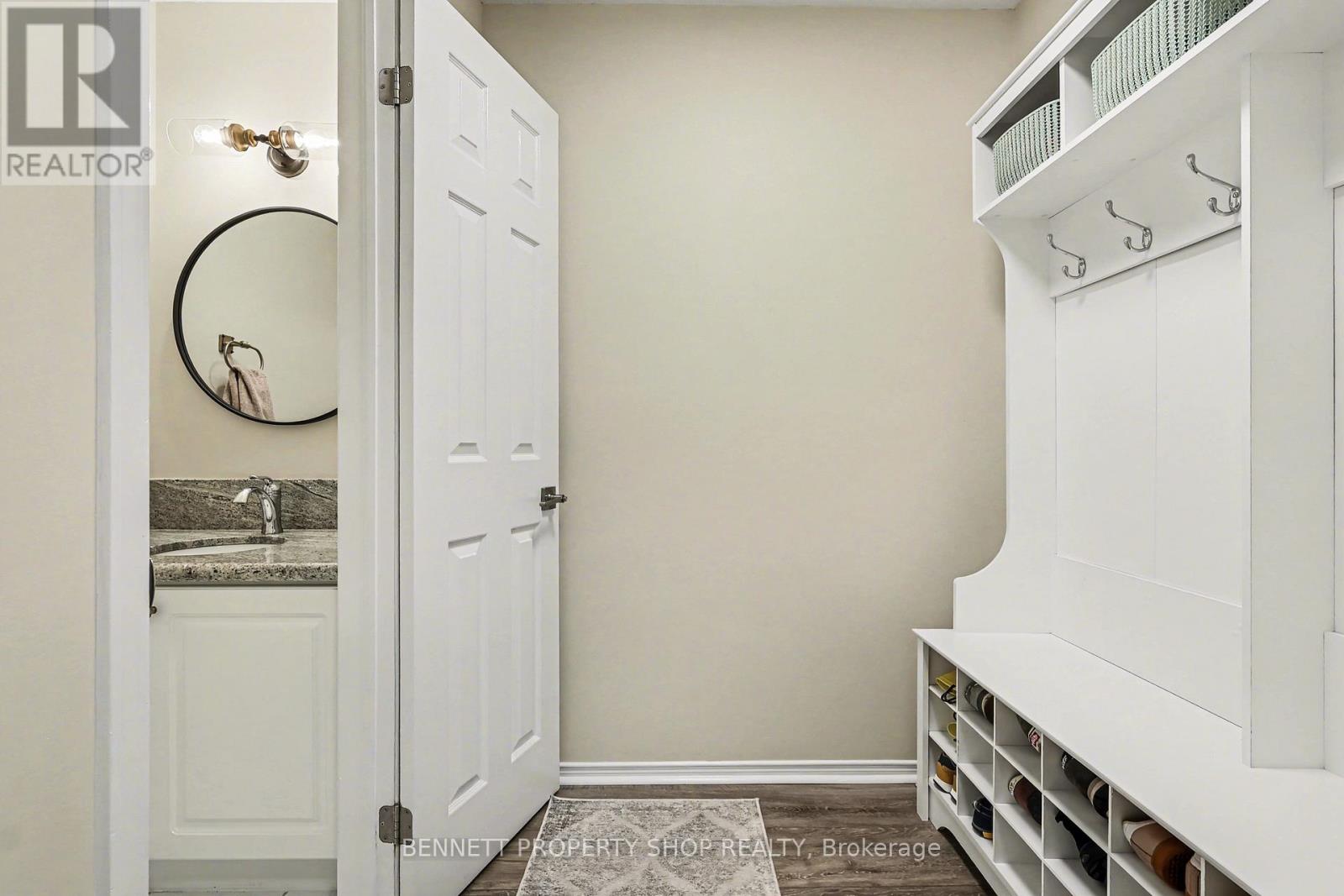 216 Macdougall Street