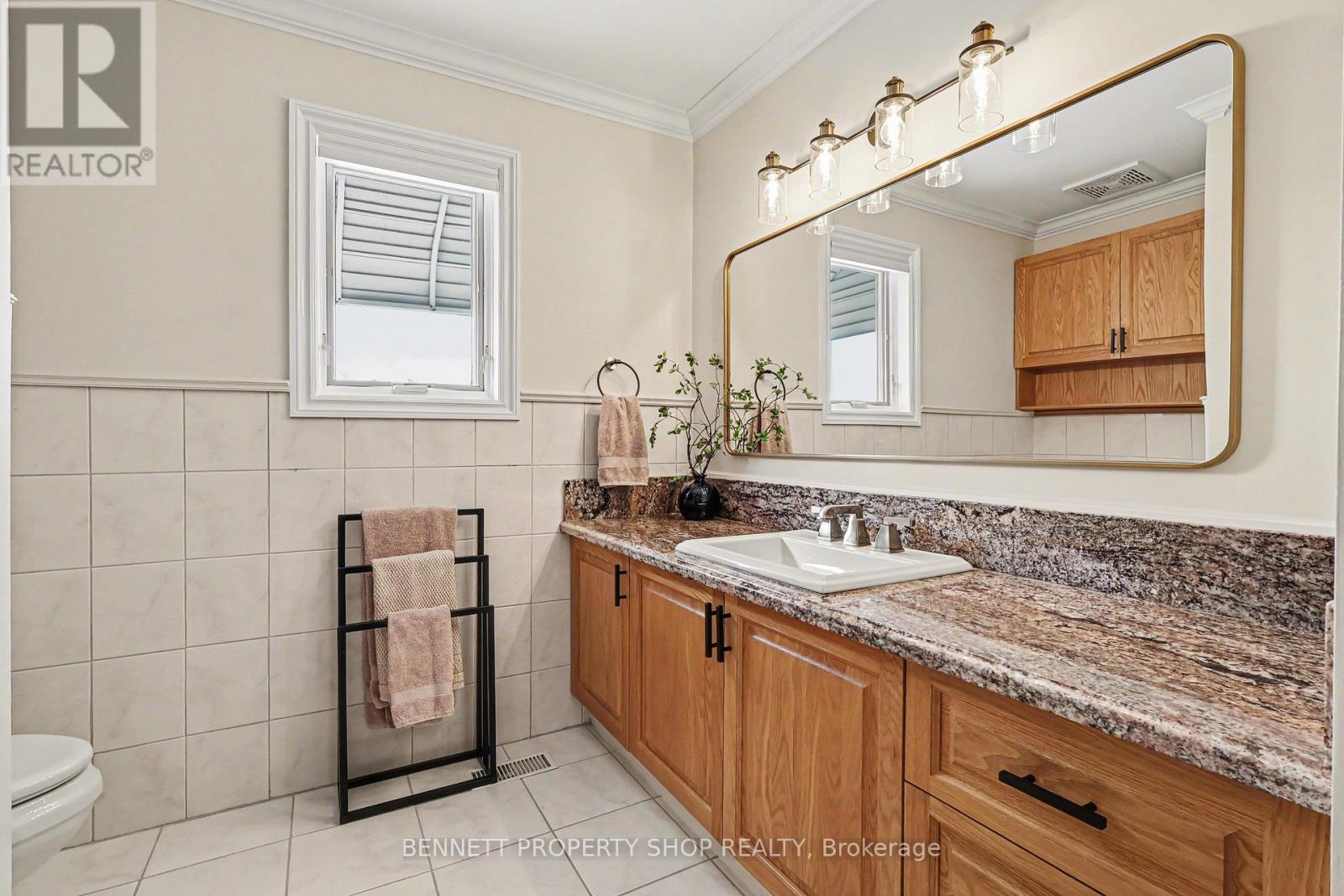 216 Macdougall Street