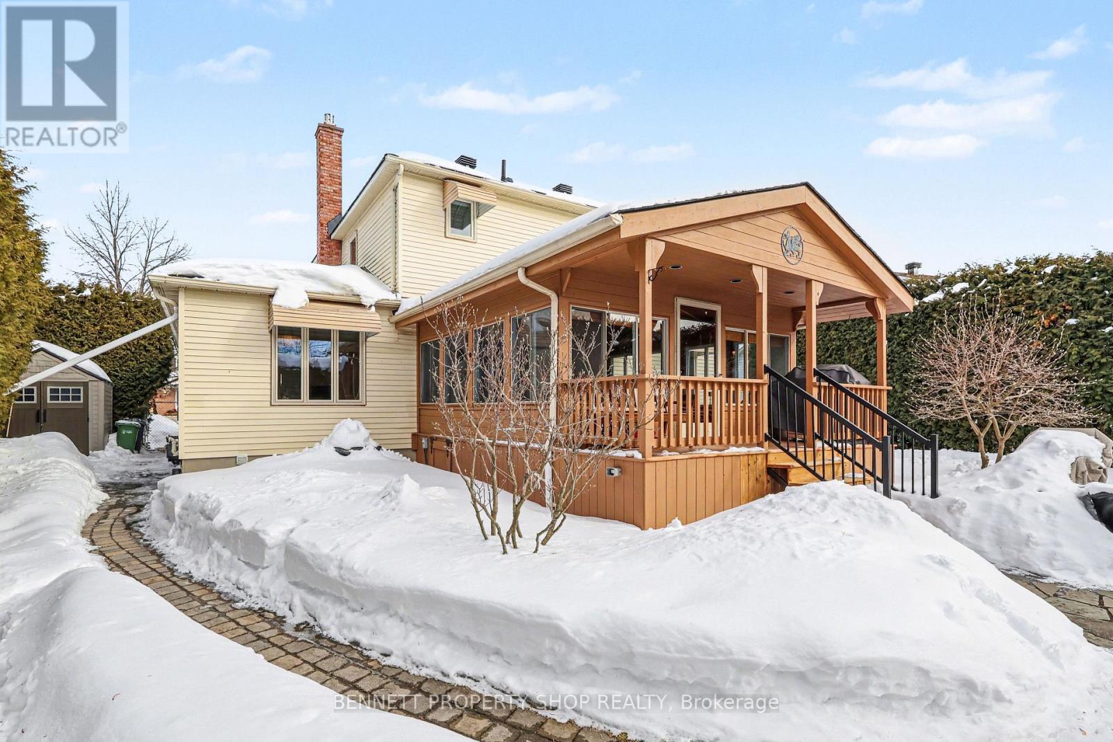 216 Macdougall Street