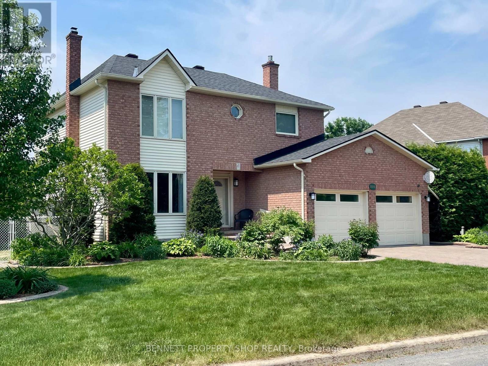 216 Macdougall Street