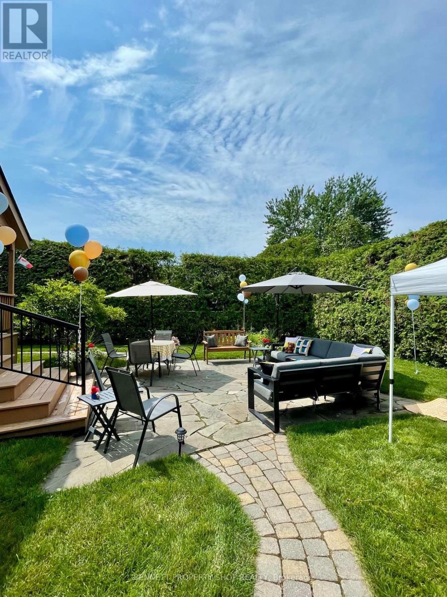 216 Macdougall Street