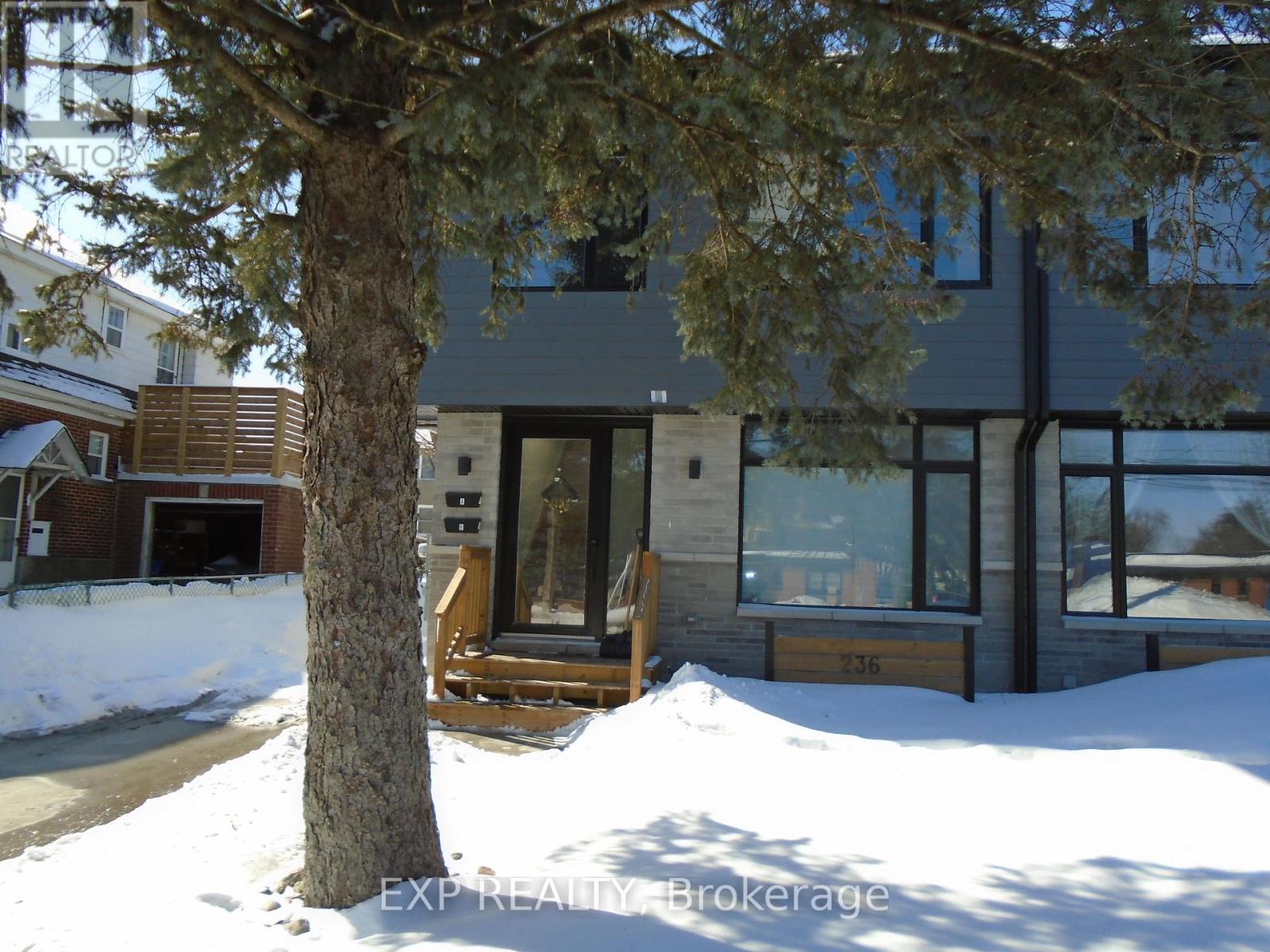 236 Woodroffe Avenue N