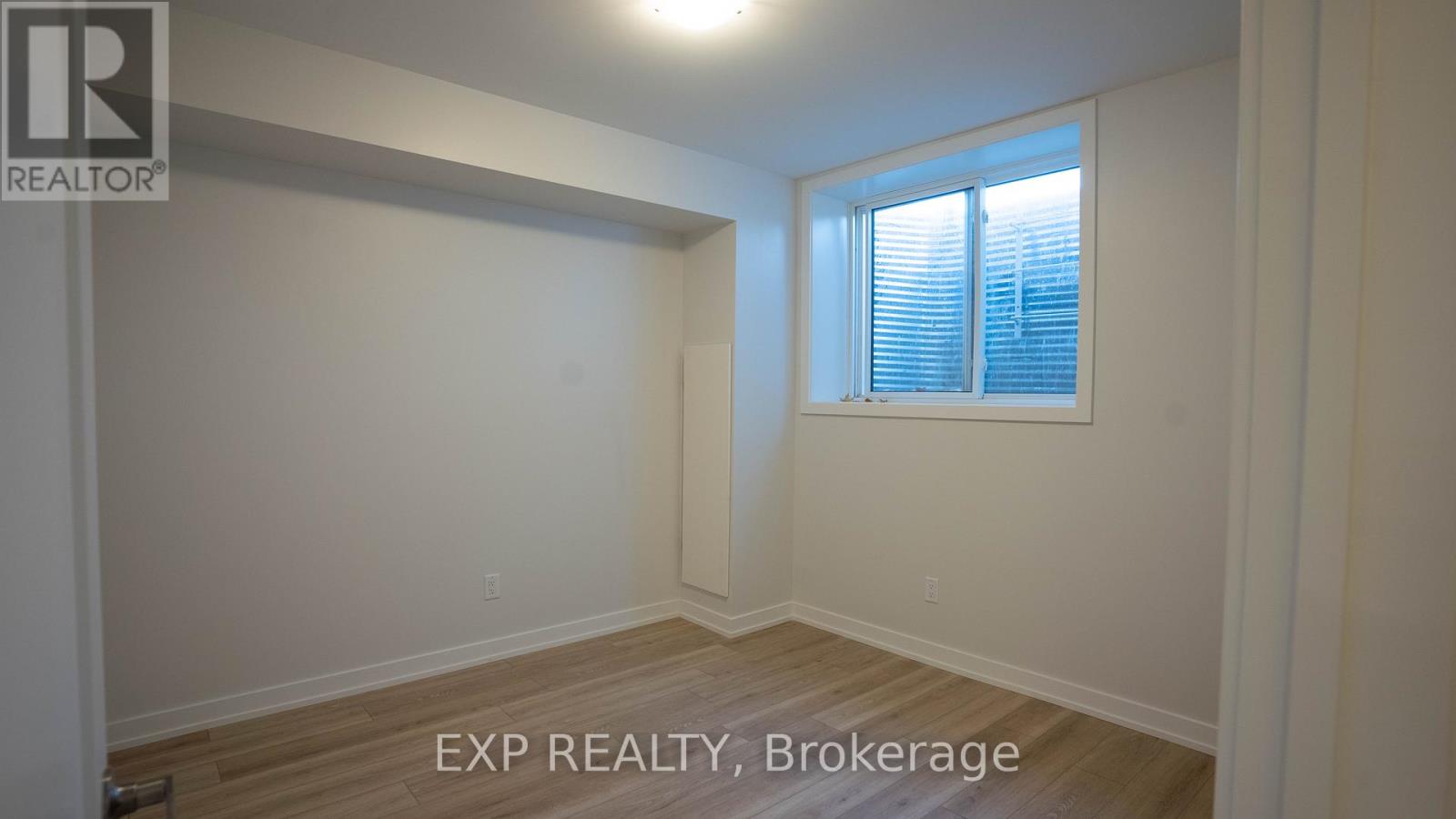 236 Woodroffe Avenue N