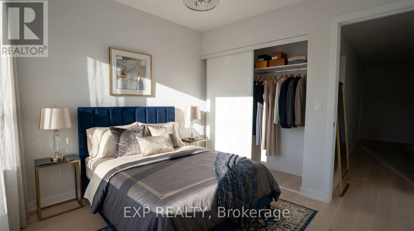 236 Woodroffe Avenue N