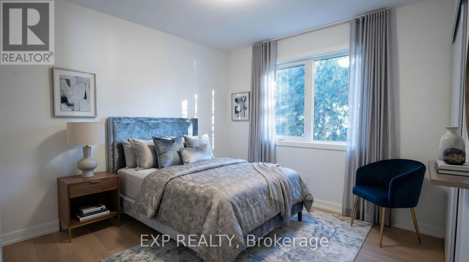 236 Woodroffe Avenue N