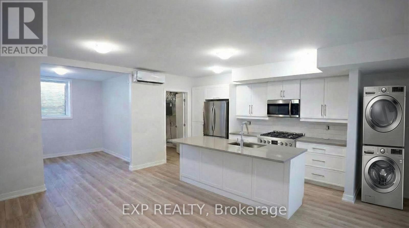 236 Woodroffe Avenue N