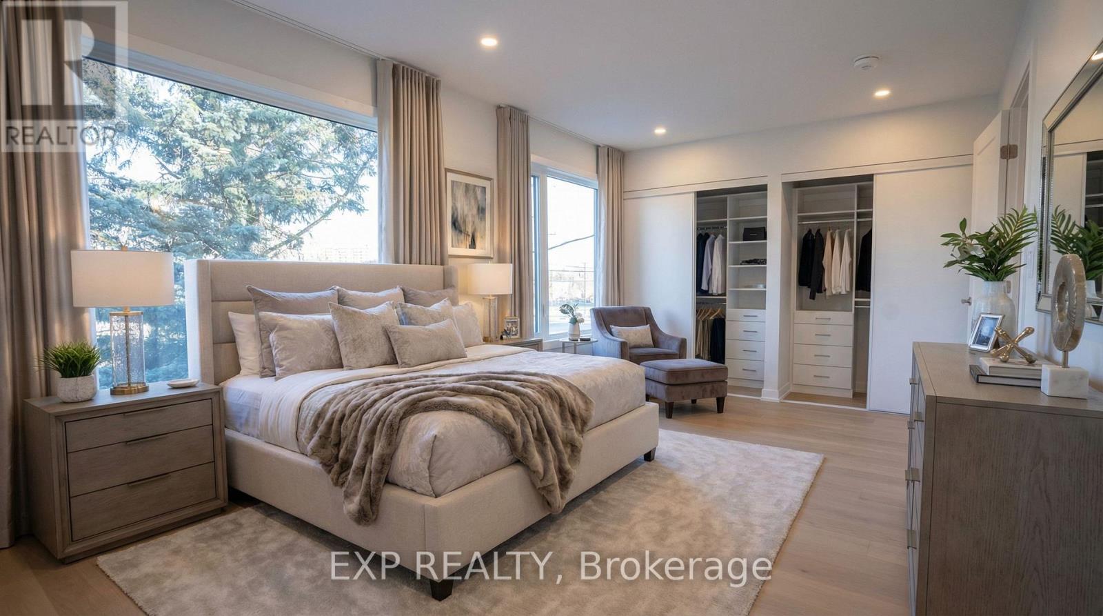 236 Woodroffe Avenue N