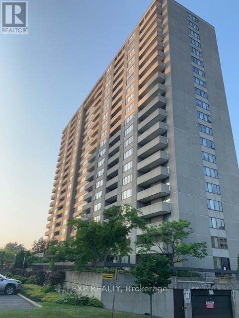 902 - 2625 Regina Street