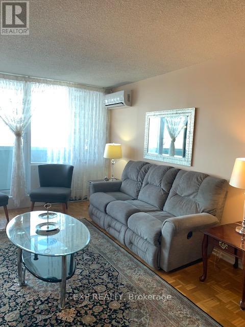 902 - 2625 Regina Street