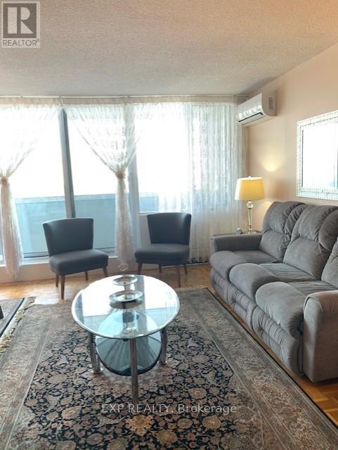 902 - 2625 Regina Street