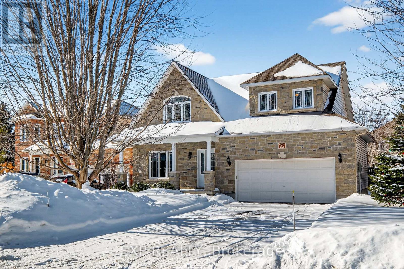 32 Olde Towne. Avenue