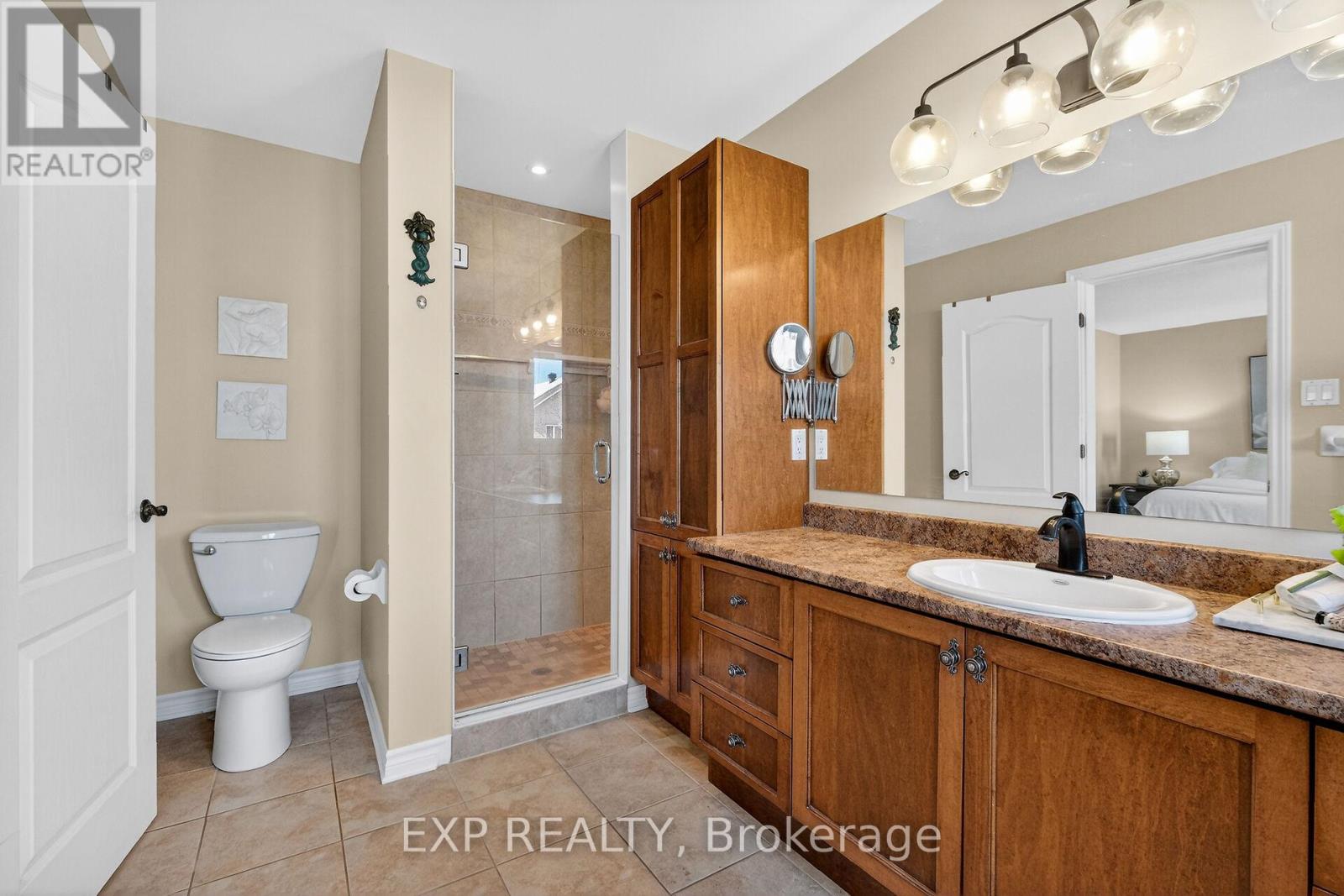 32 Olde Towne. Avenue