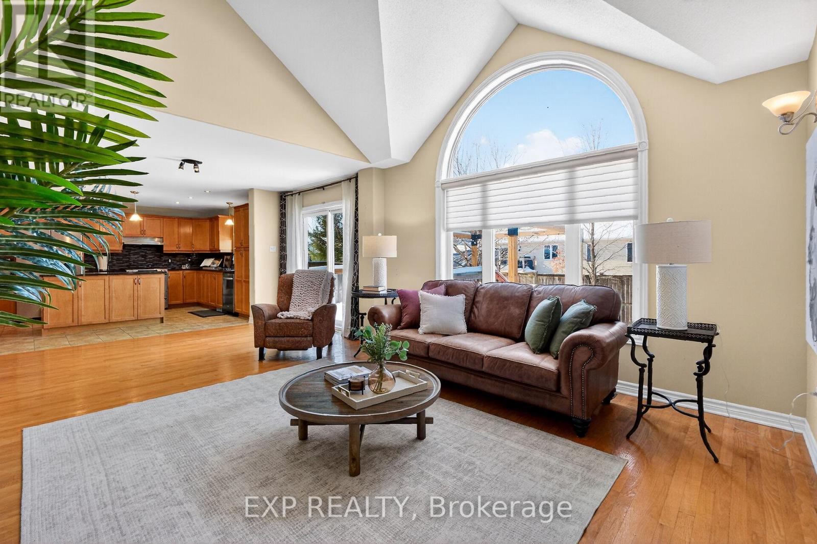 32 Olde Towne. Avenue