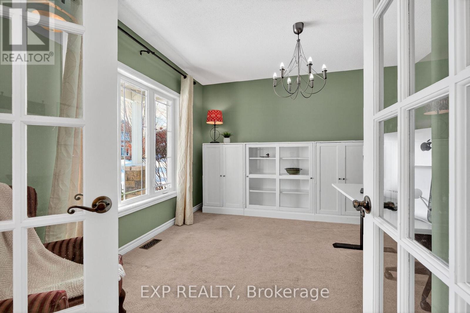 32 Olde Towne. Avenue