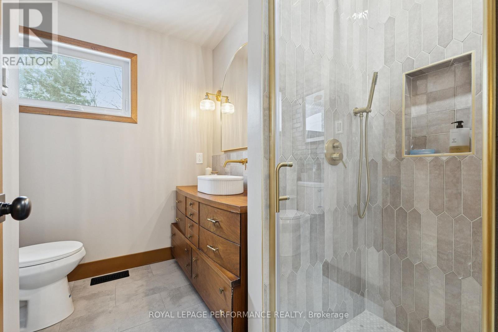 3460 Dessaint Street