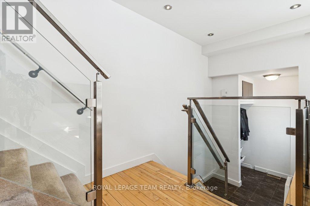 109 - 15b Forester Crescent