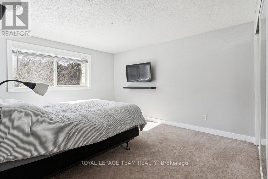 109 - 15b Forester Crescent