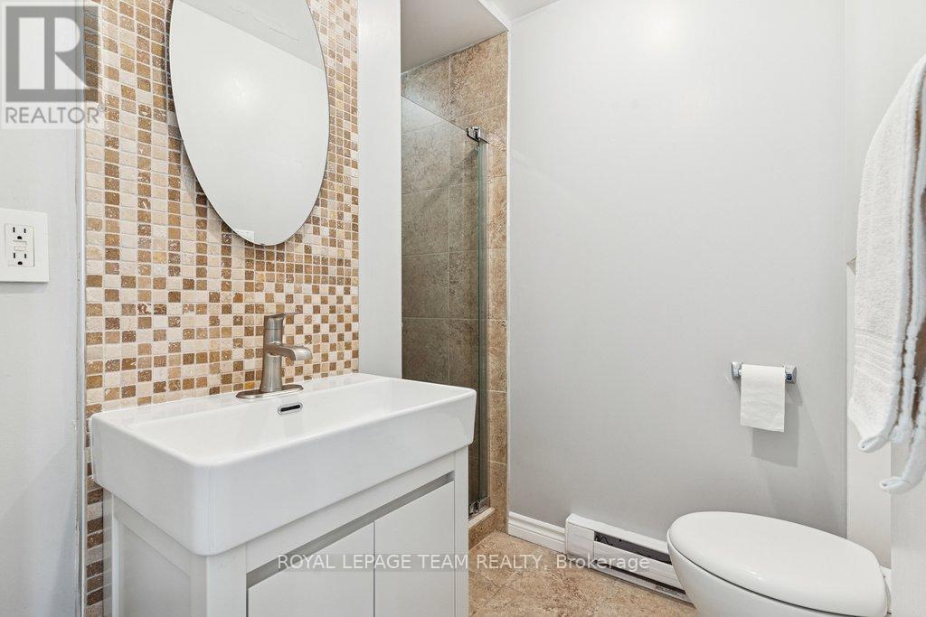 109 - 15b Forester Crescent