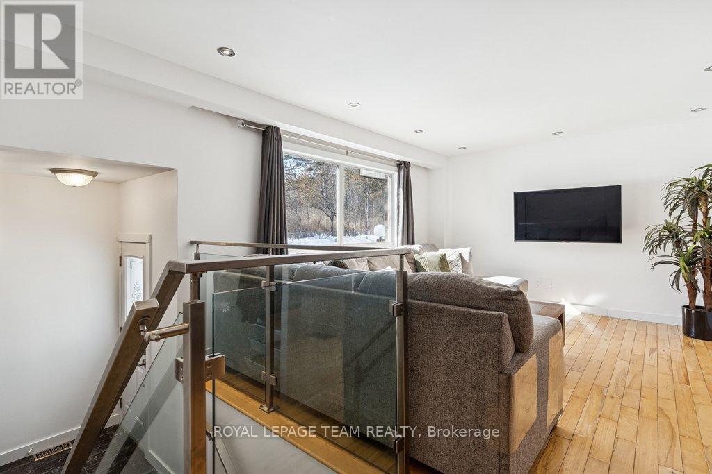 109 - 15b Forester Crescent