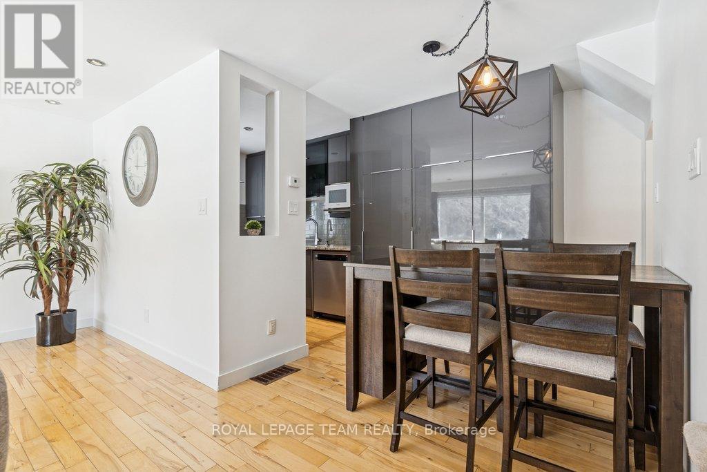 109 - 15b Forester Crescent