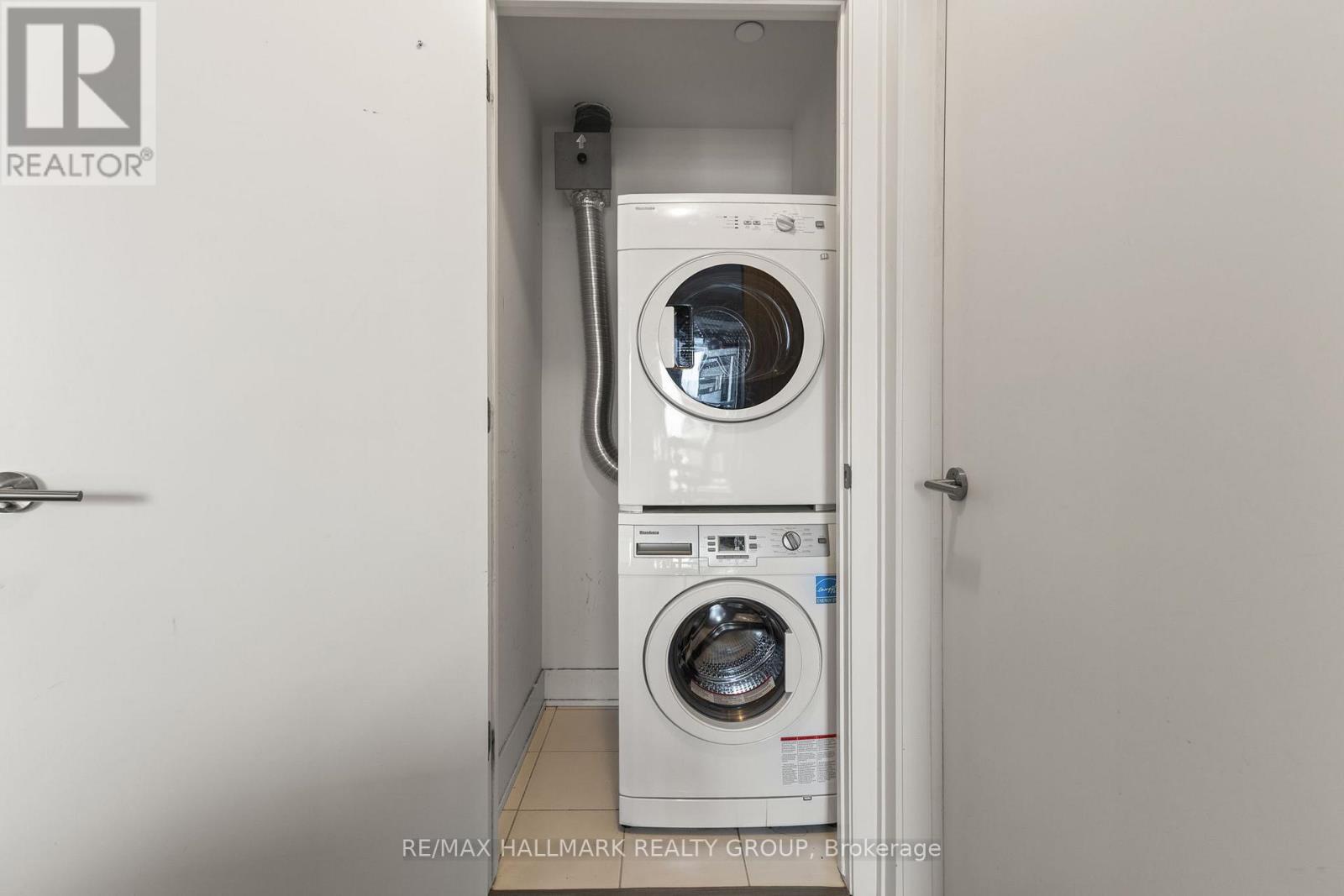 418 - 411 Mackay Street