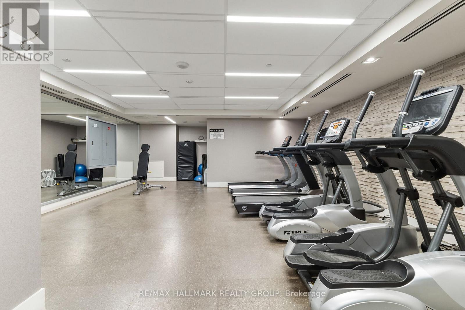 418 - 411 Mackay Street