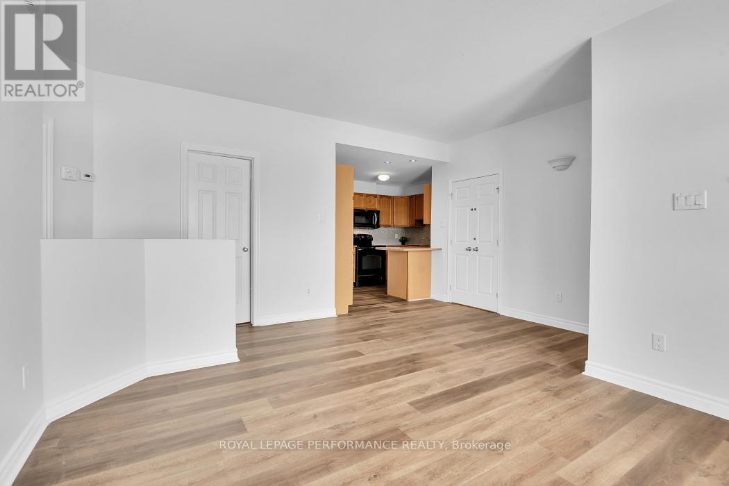 89 - 1107 E Stittsville Main Street