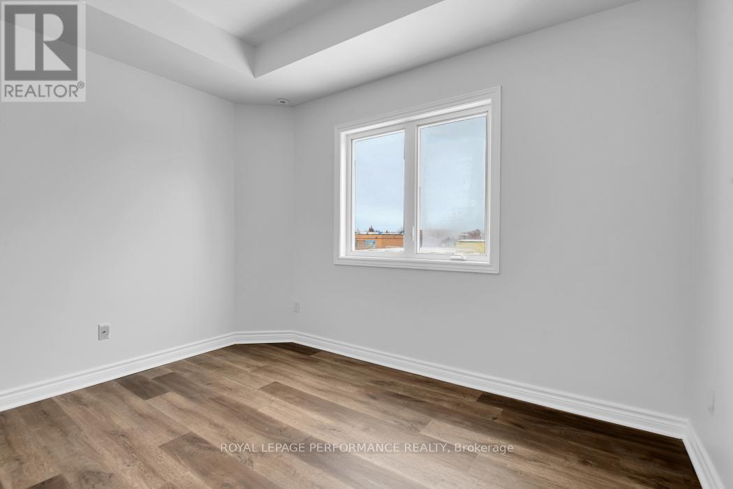 89 - 1107 E Stittsville Main Street