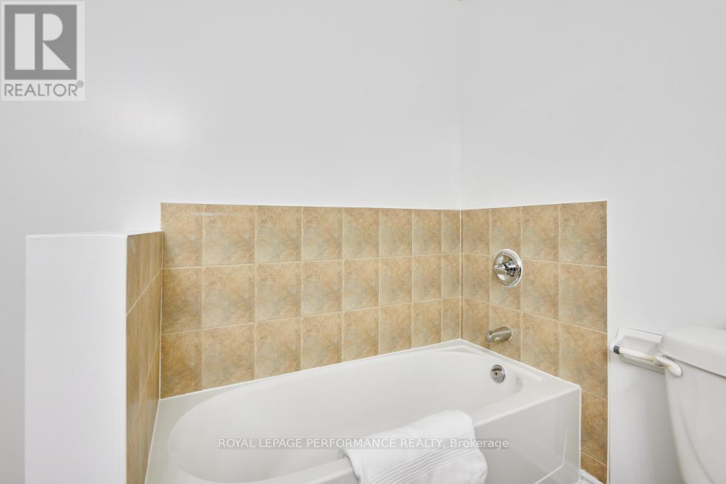 89 - 1107 E Stittsville Main Street