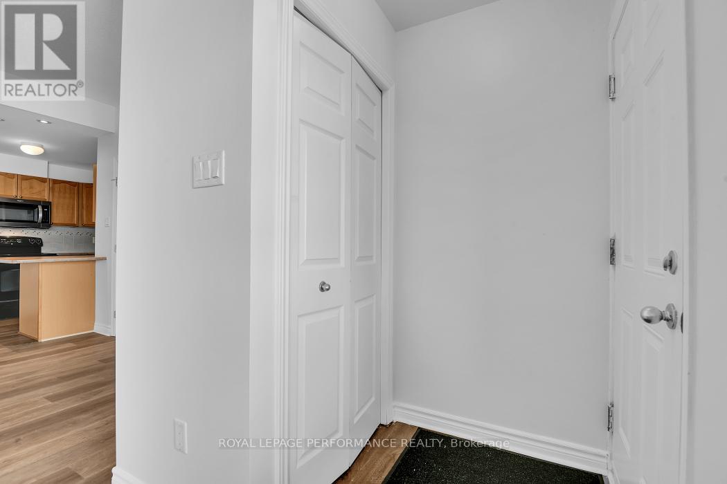 89 - 1107 E Stittsville Main Street