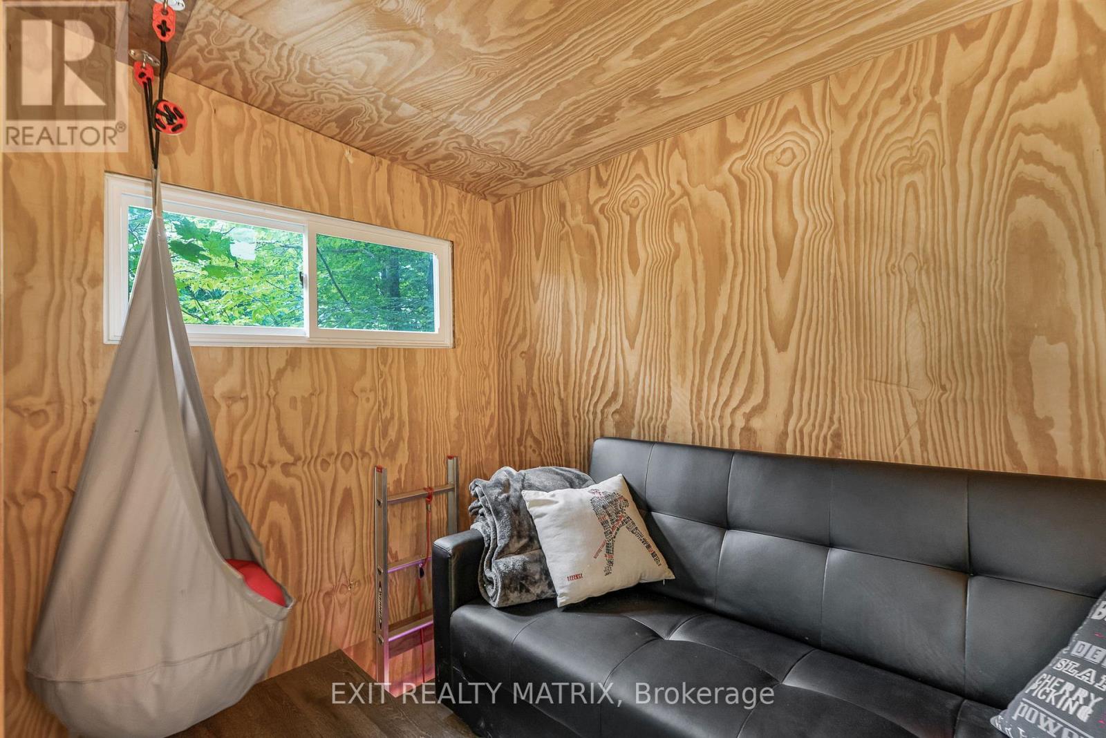 1271 Georges Vanier Drive