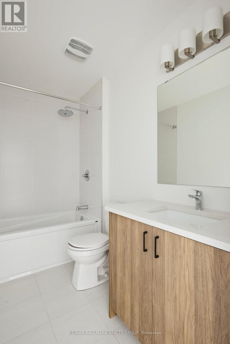 578 Roundhouse Crescent