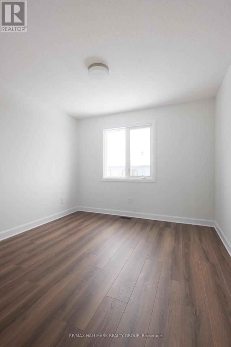 578 Roundhouse Crescent