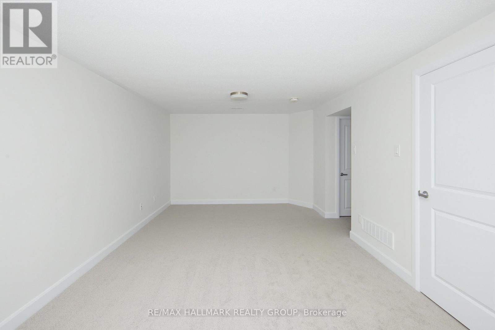 578 Roundhouse Crescent