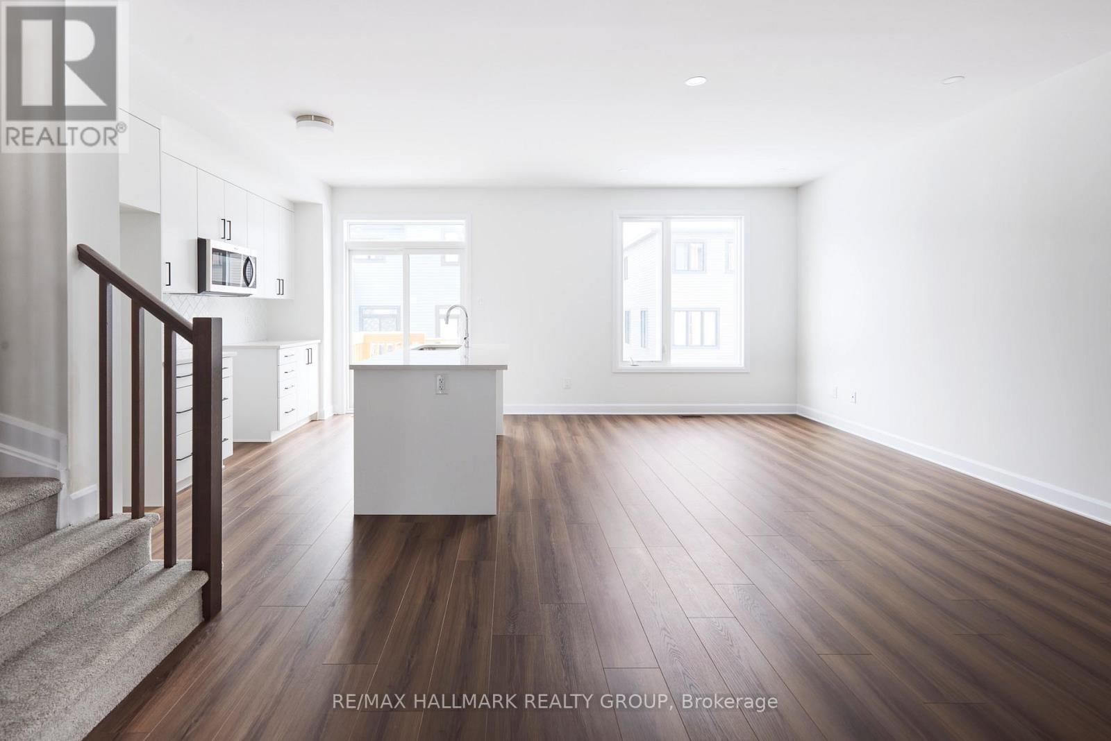 578 Roundhouse Crescent