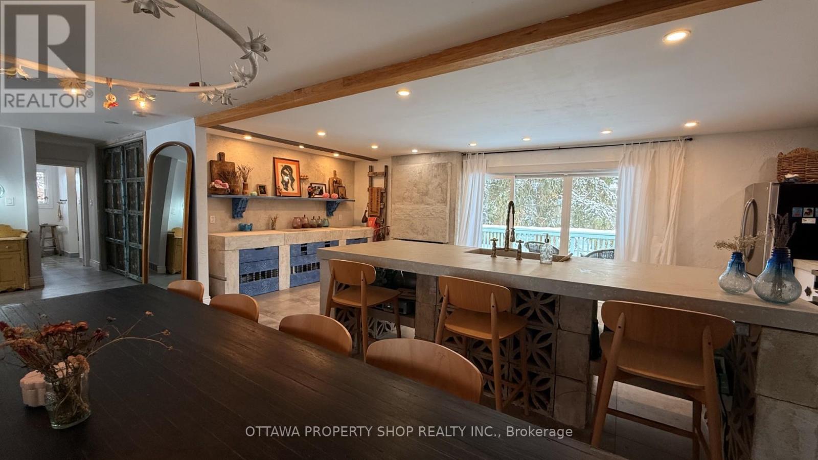 33 Rutherford Crescent