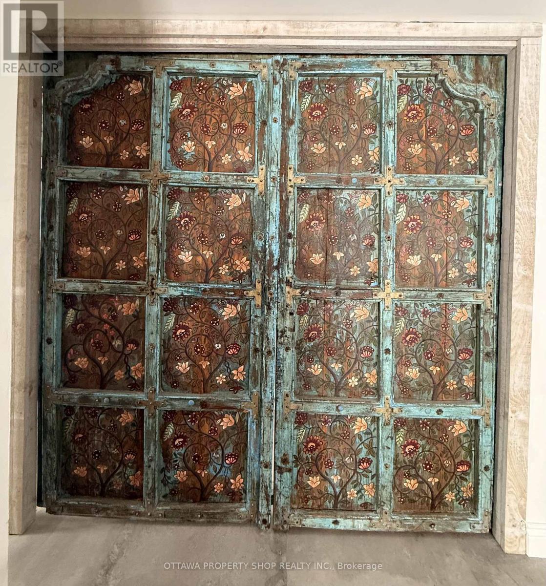 33 Rutherford Crescent