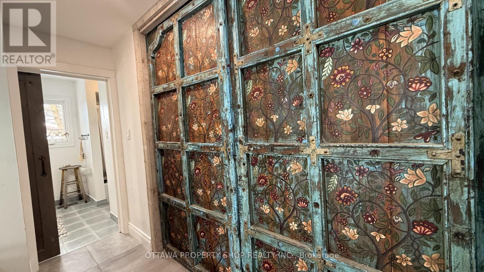 33 Rutherford Crescent