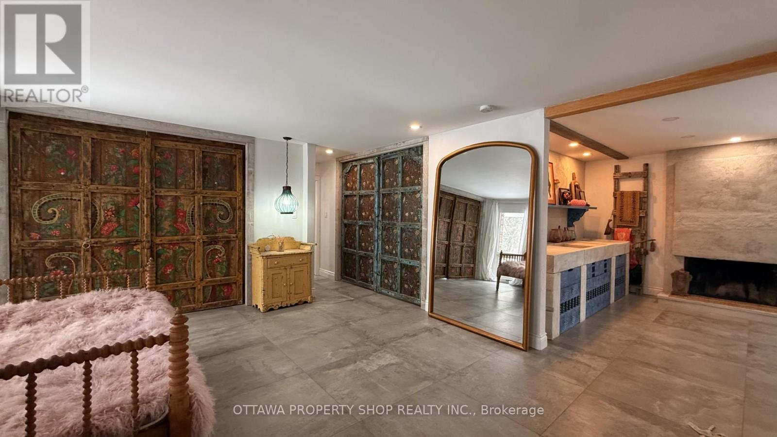 33 Rutherford Crescent