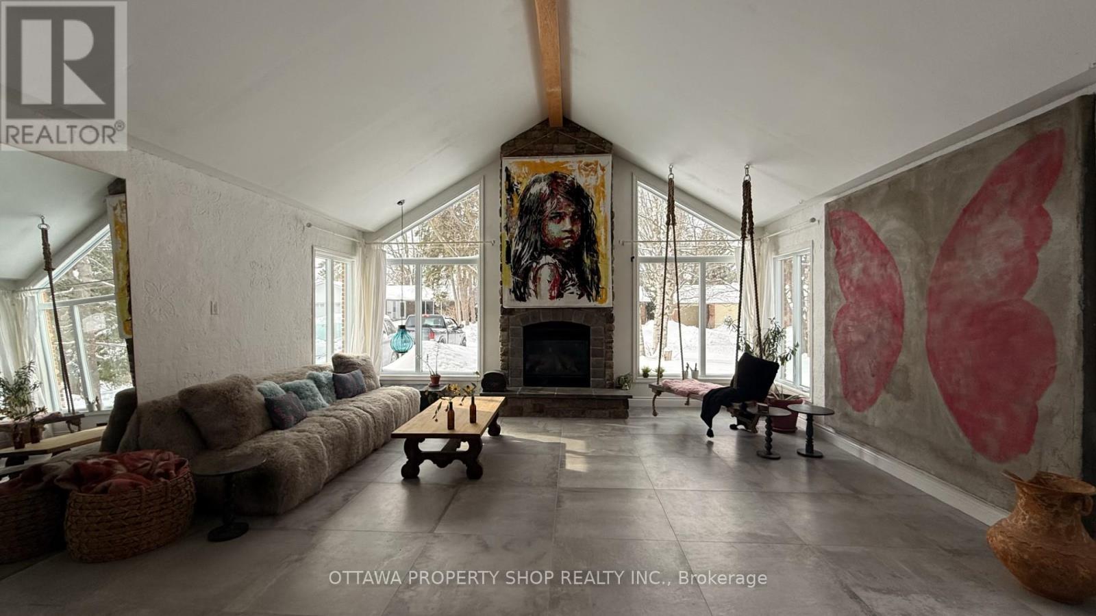 33 Rutherford Crescent