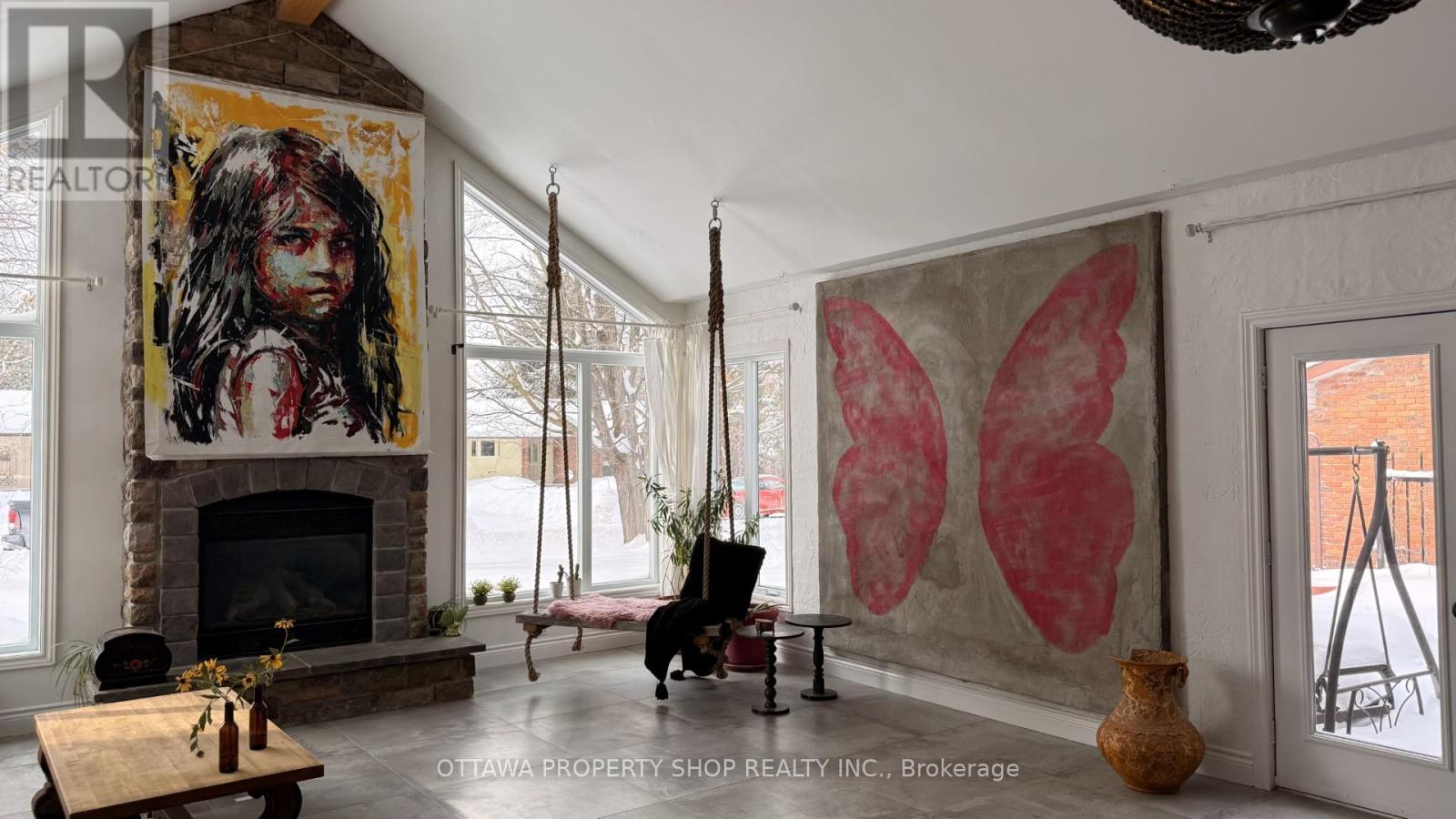 33 Rutherford Crescent