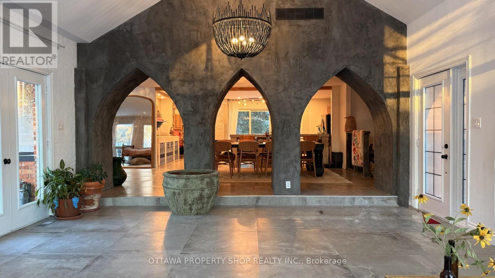 33 Rutherford Crescent