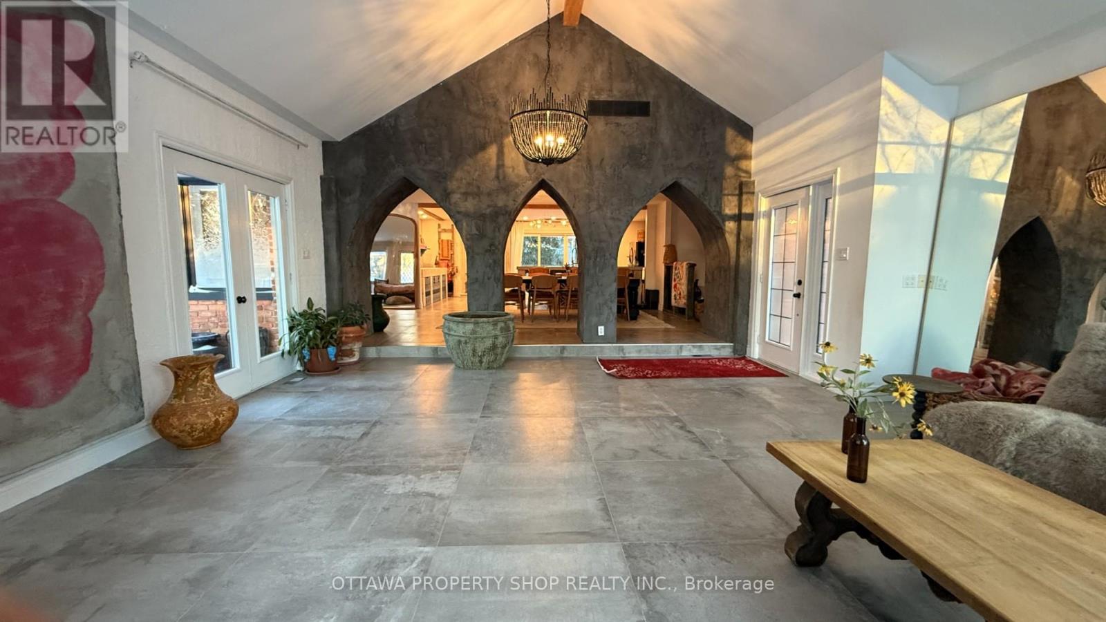 33 Rutherford Crescent