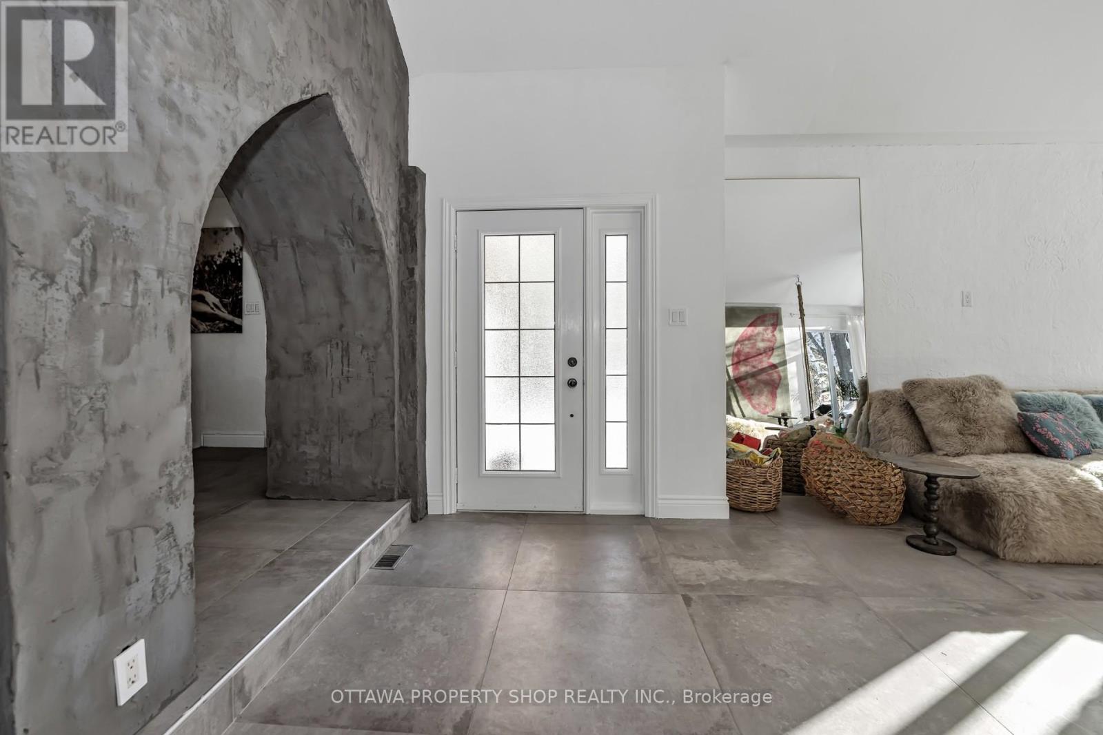 33 Rutherford Crescent