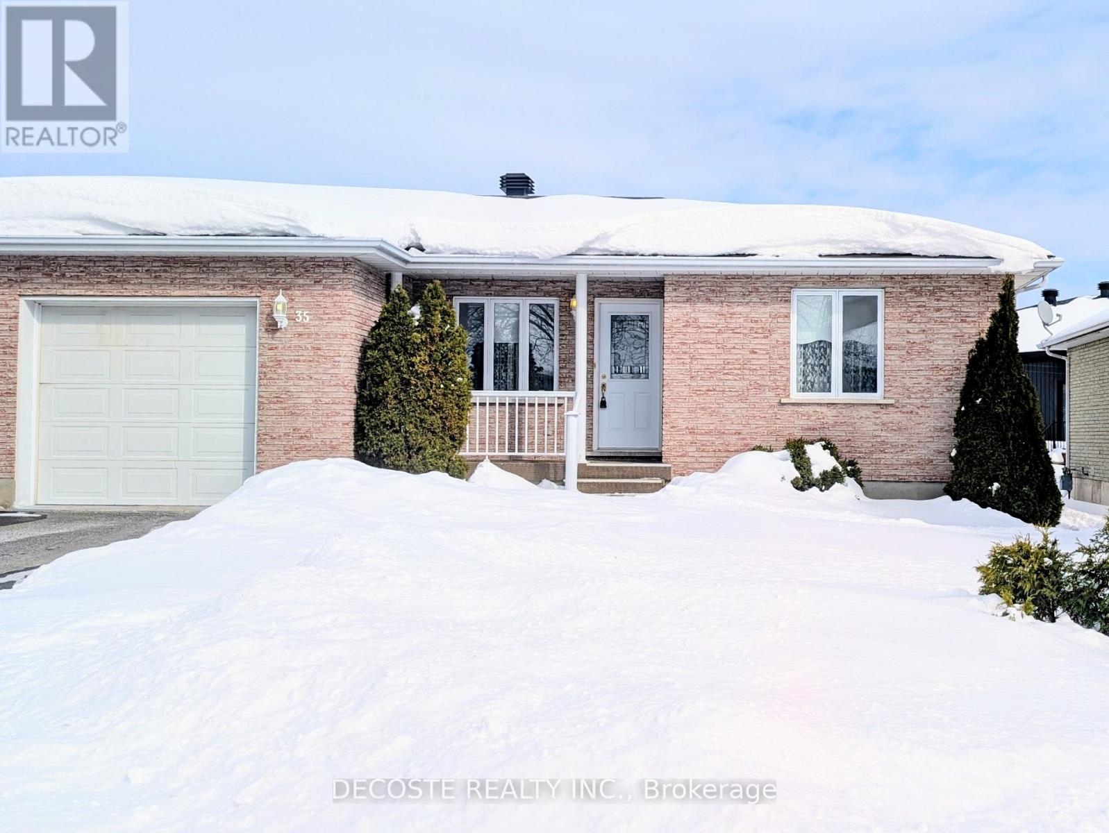 35 Sandfield Avenue N