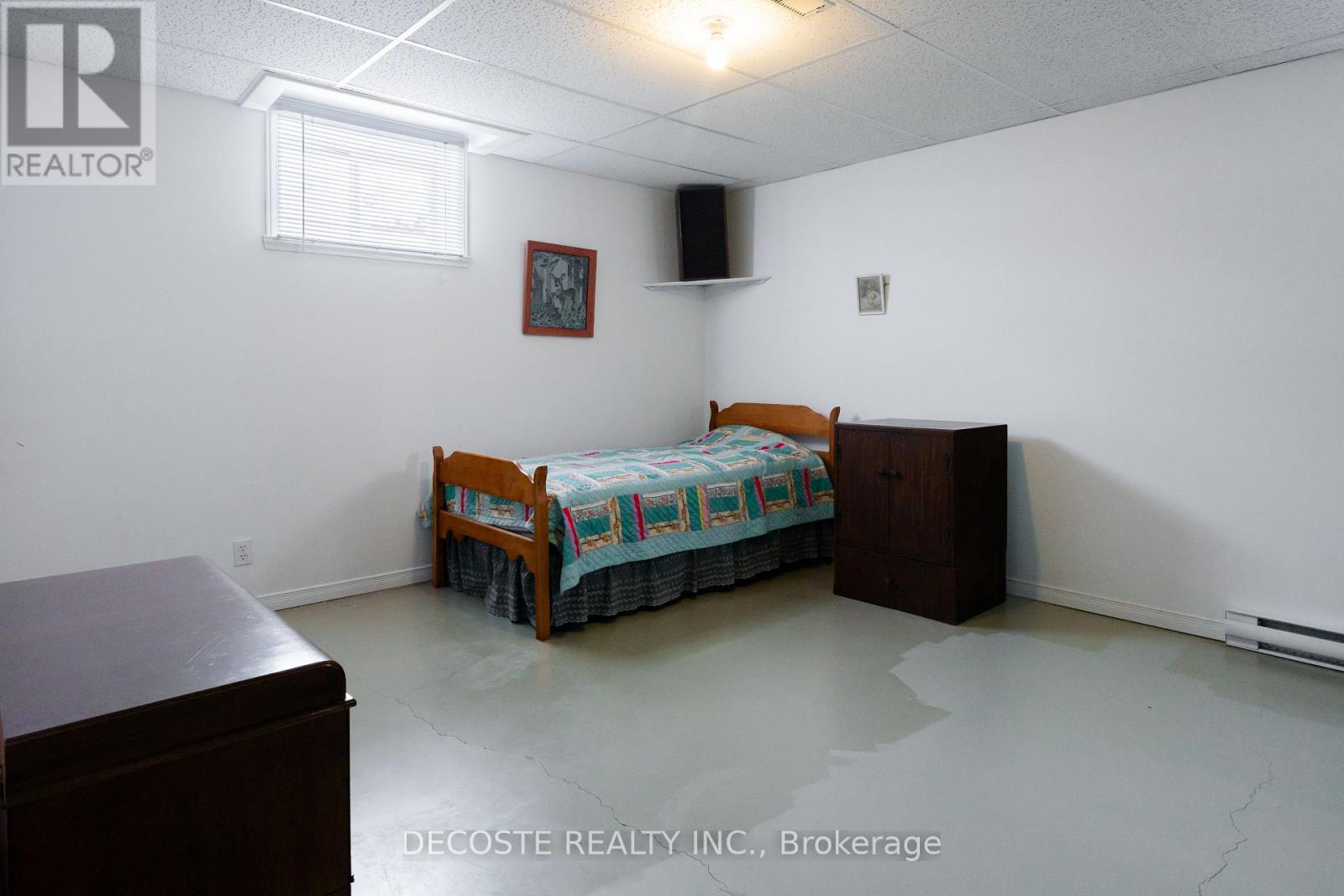 35 Sandfield Avenue N