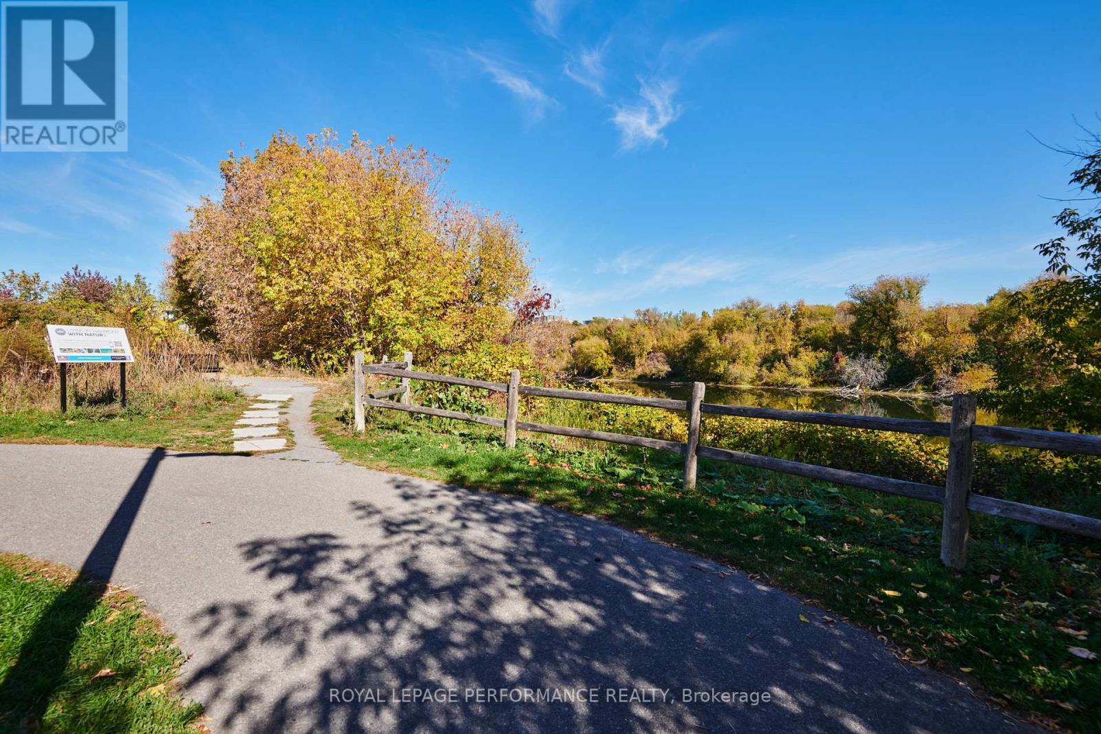 301 - 570 De Mazenod Avenue