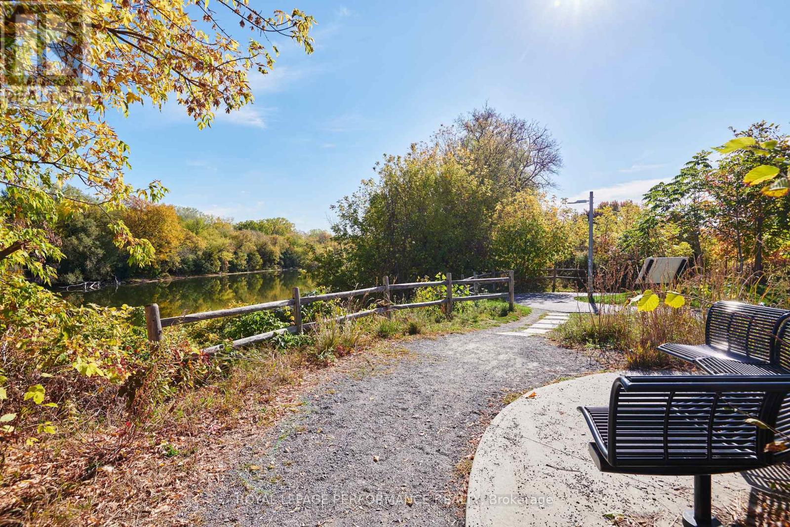 301 - 570 De Mazenod Avenue