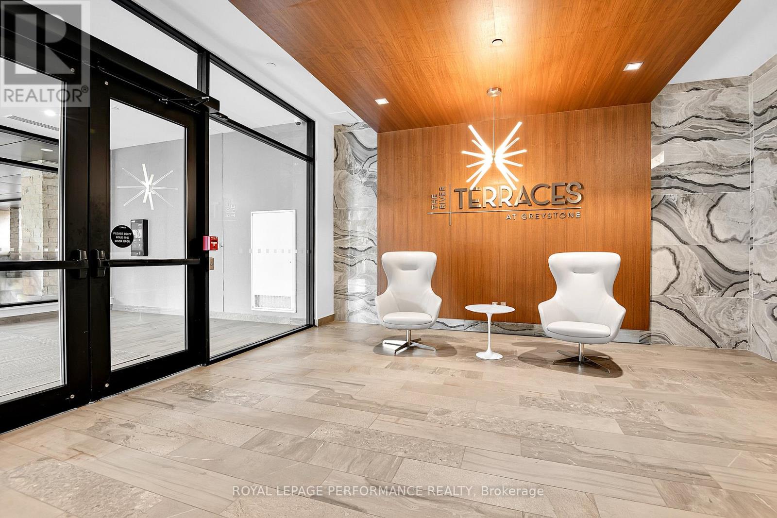 301 - 570 De Mazenod Avenue